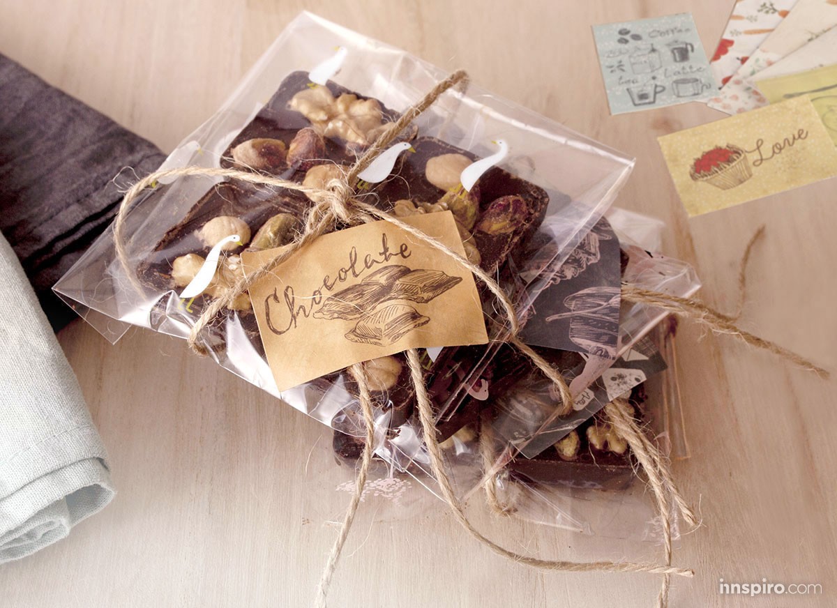 Cubos de chocolate con frutos secos para regalar