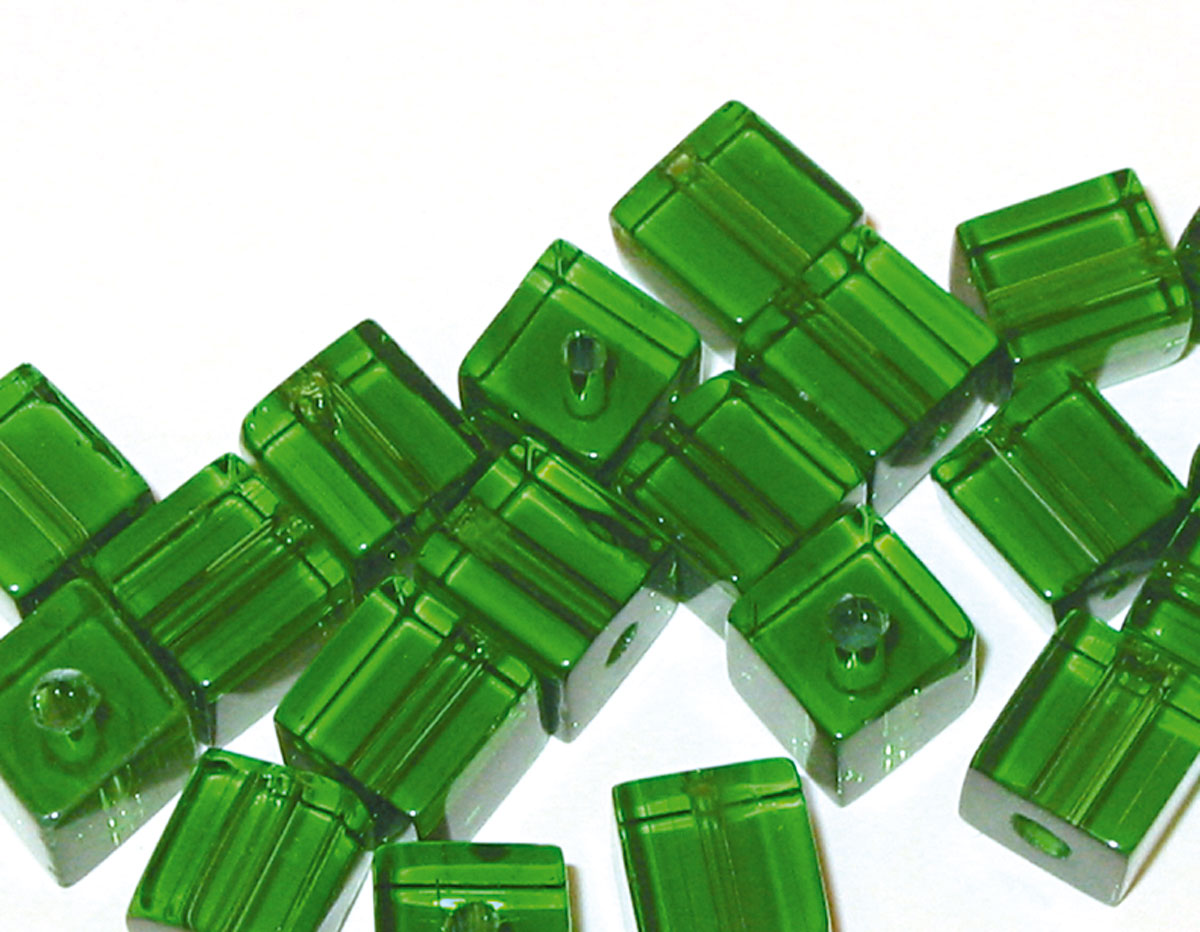 14402 B14402 Z14402 14422 B14422 Z14422 14442 Z14442 Perle de verre cube transparent vert fonce Innspiro