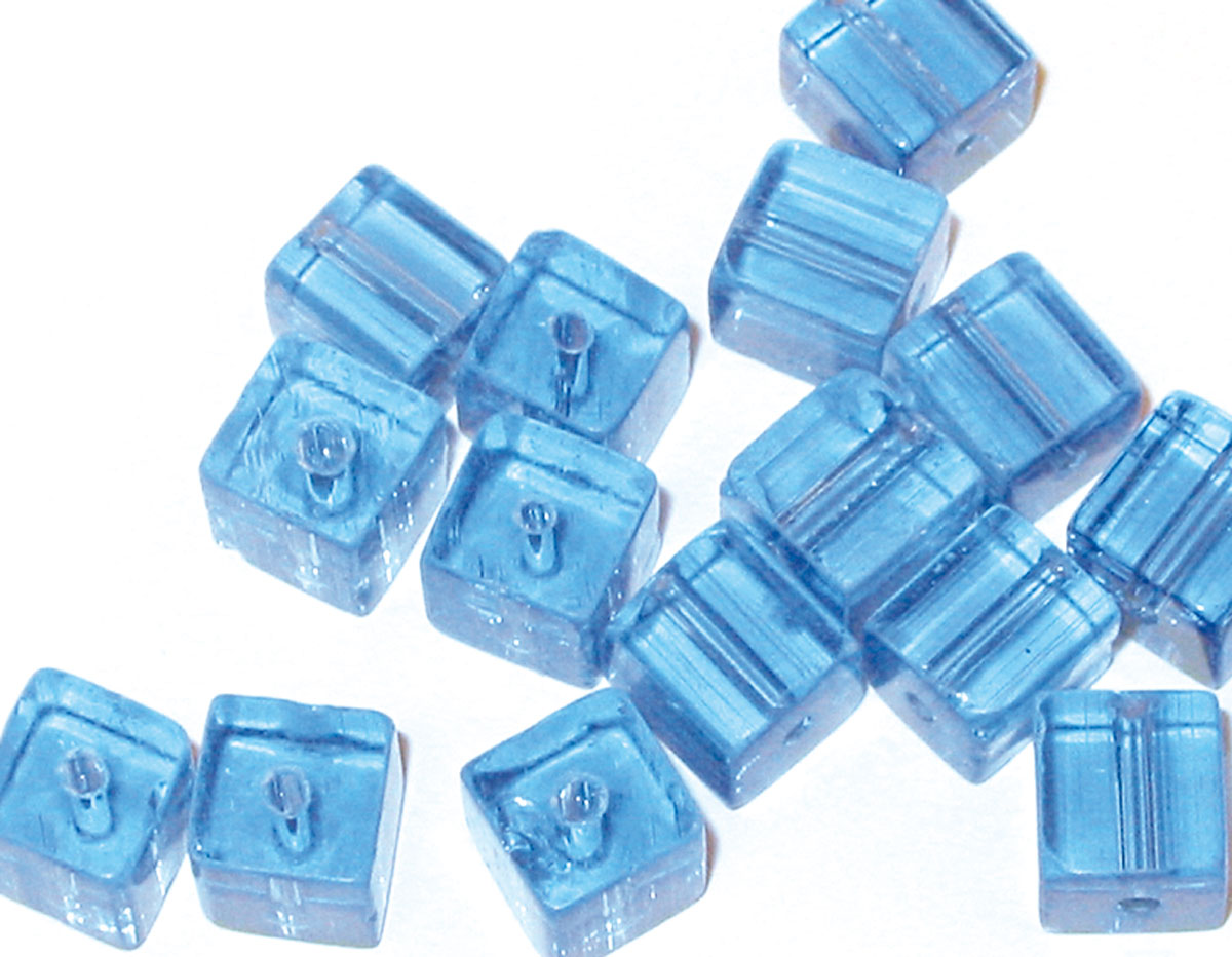 14403 B14403 Z14403 14423 B14423 Z14423 14443 Z14443 Perle de verre cube transparent bleu clair Innspiro