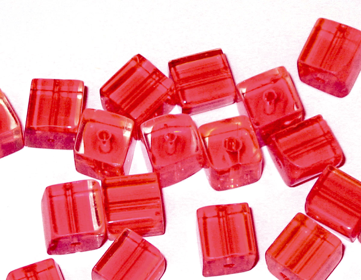 14407 14427 14447 B14407 Z14407 Z14427 Z14447 Perle de verre cube transparent rouge Innspiro