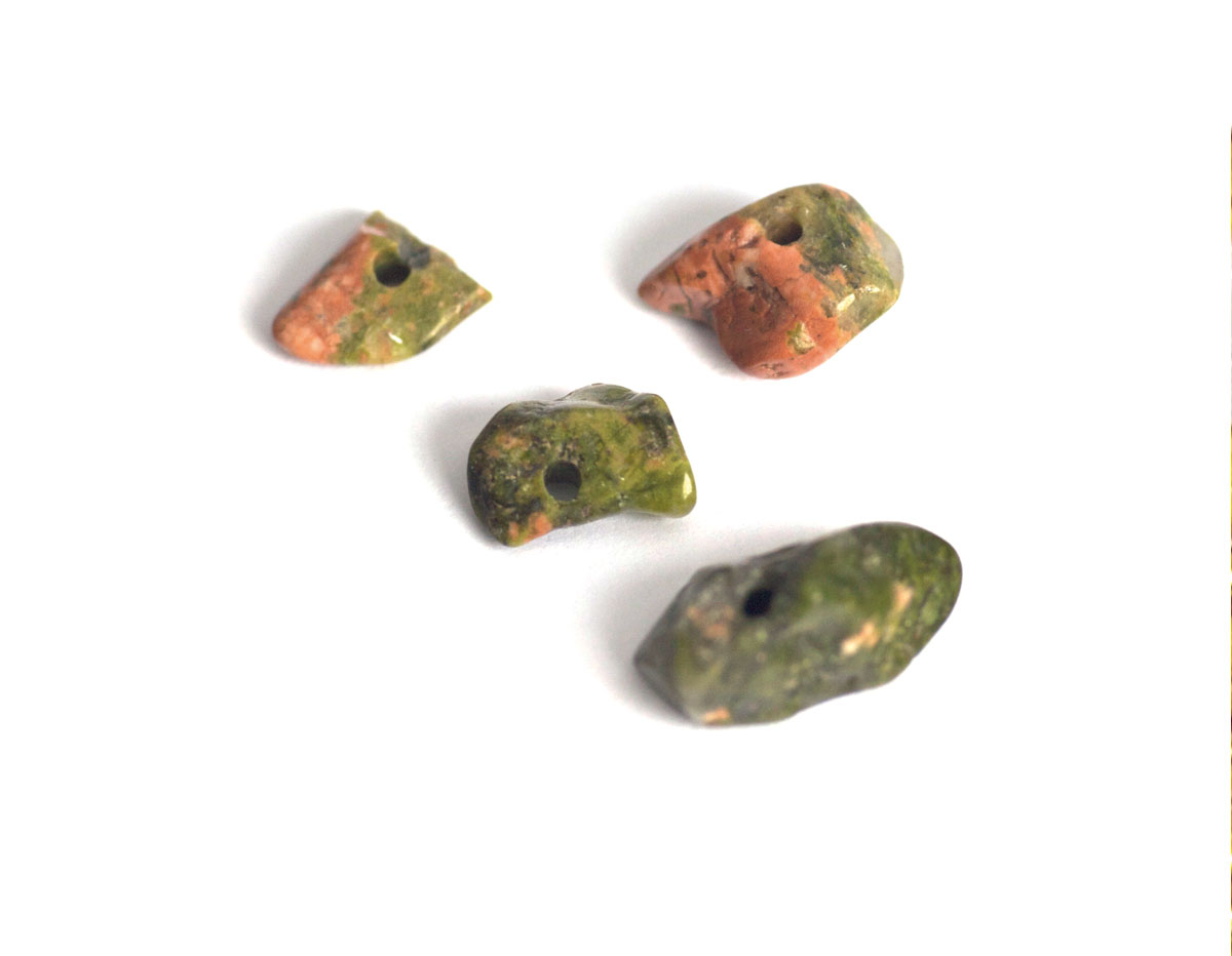 19109 Perle semi precieuse pierre de forme irreguliere unakita Innspiro