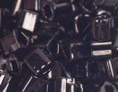 Z192049 192049 Perles japonaises cube opaque noir Toho - Article
