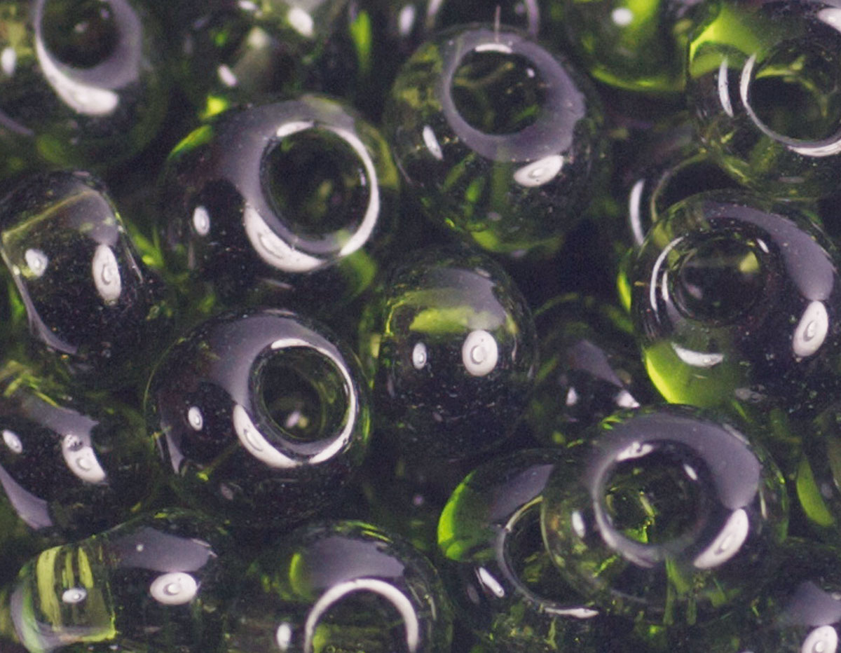 Z198940 198940 Perles japonaises magatama transparent vert olive Toho