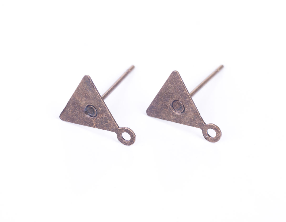 208011 A208011 Boucle d oreilles metallique pour incruster base triangle dore vieilli Innspiro