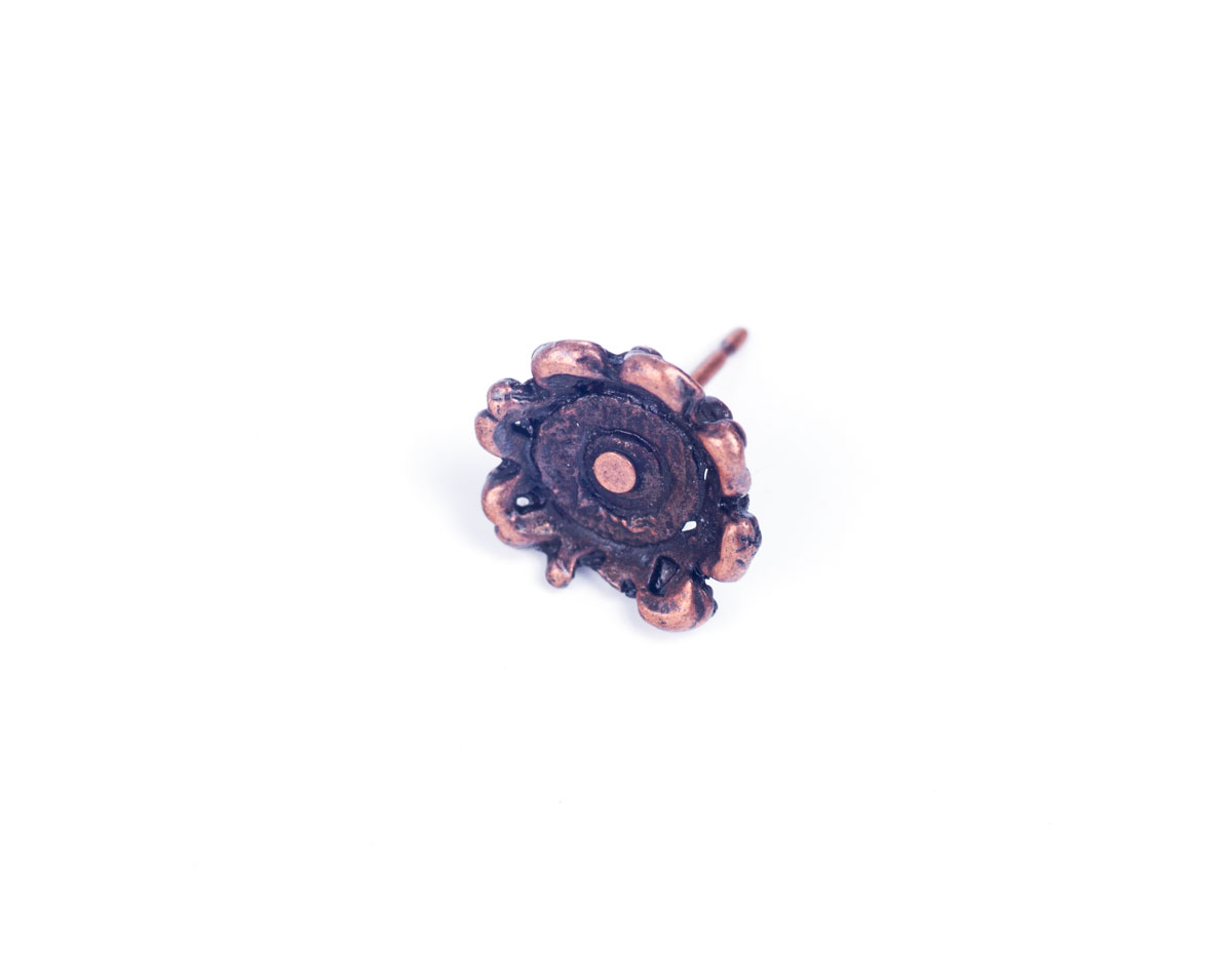 31048 Z31048 Boucle d oreilles metallique zamak fleur avec relief cuivre vieilli Innspiro