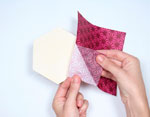 P64031 Serviettes de papier Moments Hamp leaf pattern red Paper Design - Article1