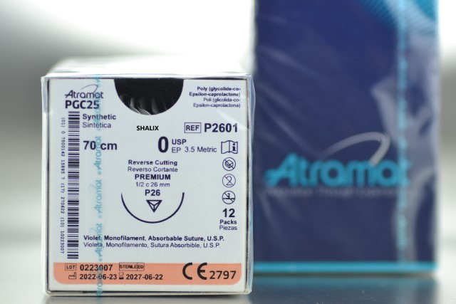 PGC25 0 Ag Triangular 1/2 de círculo, 26 mm Hebra 70 cm- Violeta (12uds)