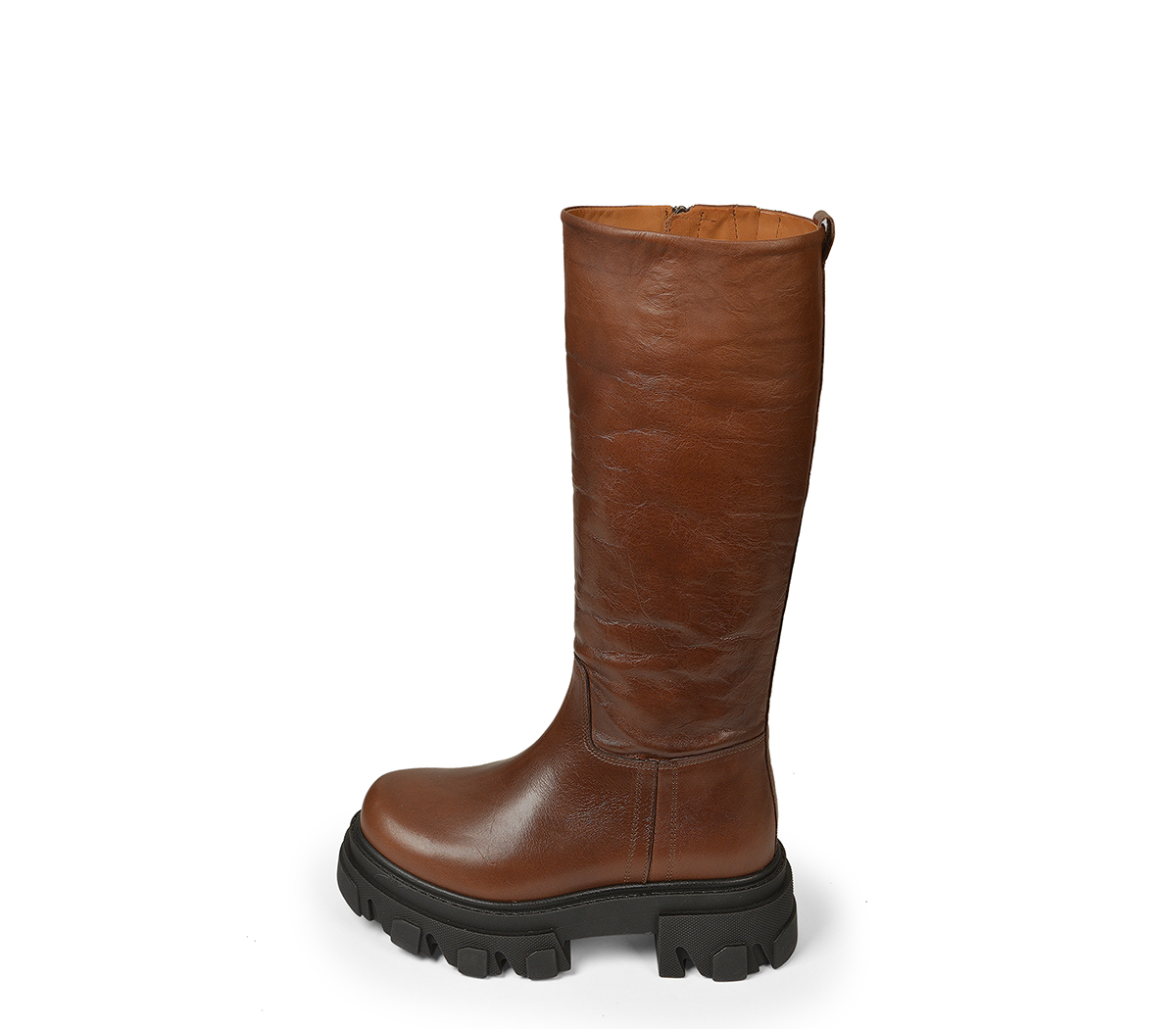 Ref. 5325 Bota piel camel con cremallera interior y suela track. Tacón de 5  cm y