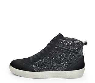 Ref. 6113 Sneaker abotinada serraje negra combinada con glitter negro. Plataforma de 2.5 cm. Plantilla interior extraible con cuña de 2 cm. Altura de caña 8.5 cm.