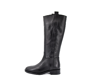 Ref. 6389 Bota piel negra con cremallera interior y tiradores. tacón 3.5 cm y sin plataforma delantera. Altura de caña 35 cm.